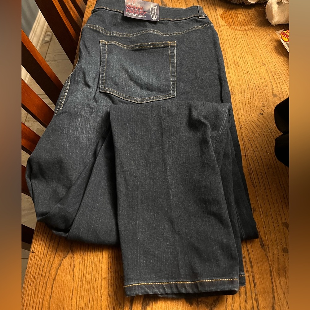Chaps Womans FIT, SHAPE, SCULPT Slimming Fit Jeans w/ Stretch!!